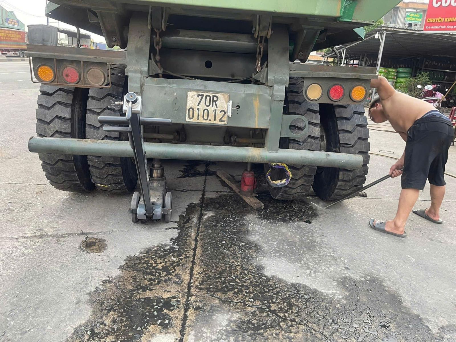 DỊCH VỤ VÁ VỎ LƯU ĐỘNG - THAY LỐP LƯU ĐỘNG - TP.HCM 